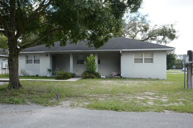 Hillsborough VOA Living Center in Tampa, FL - Building Photo - Building Photo