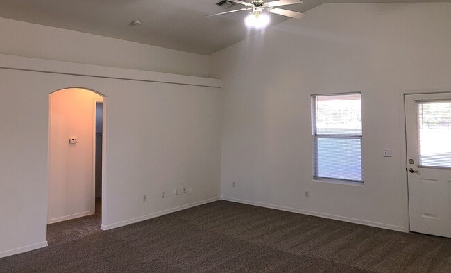 2211 Florence Ave in Kingman, AZ - Building Photo - Building Photo