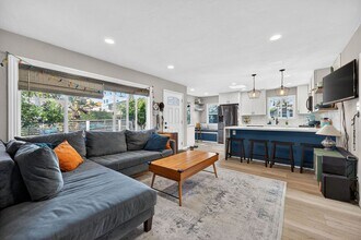 1467 Sunset Cliffs Blvd in San Diego, CA - Building Photo - Building Photo