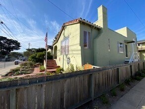 536 Van Buren St in Monterey, CA - Building Photo - Building Photo