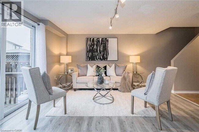 27 Max Becker Dr in Kitchener, ON - Building Photo - Building Photo