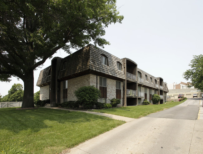 The Richards Apartments in Omaha, NE - Foto de edificio - Building Photo