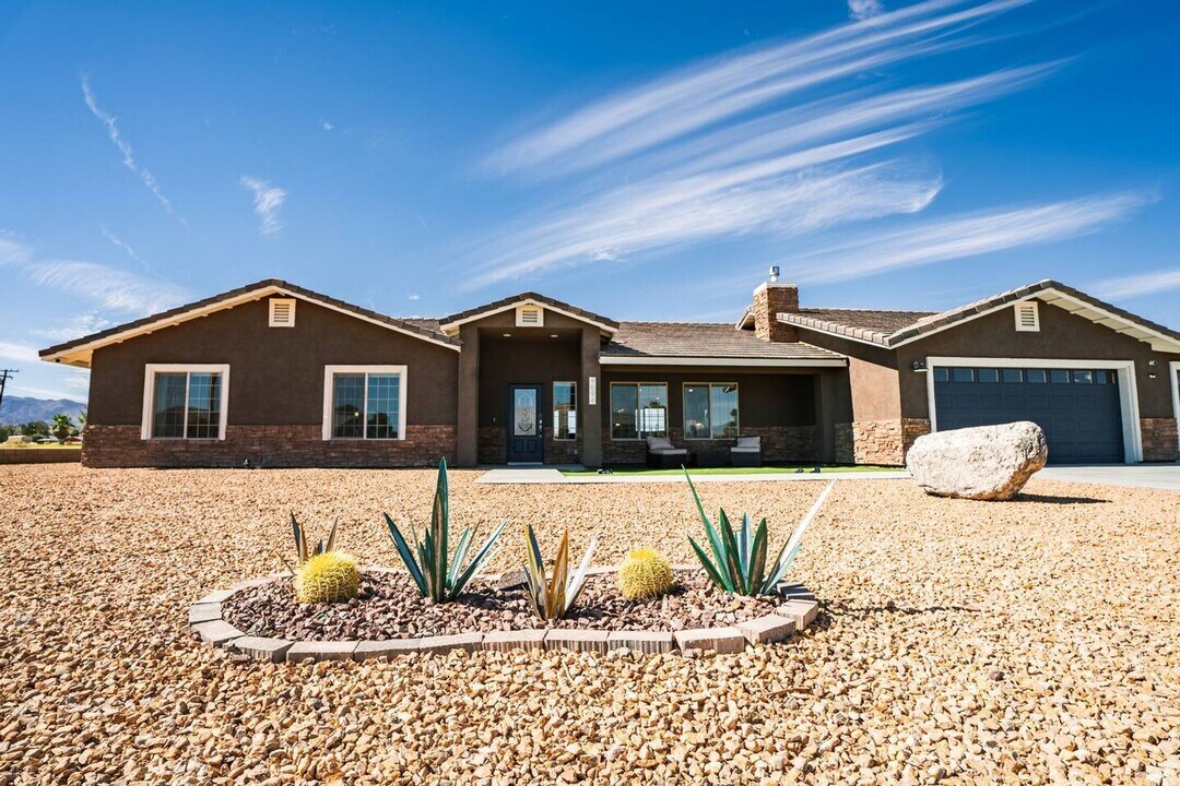 4694 Saddle Horn Rd in Twentynine Palms, CA - Building Photo