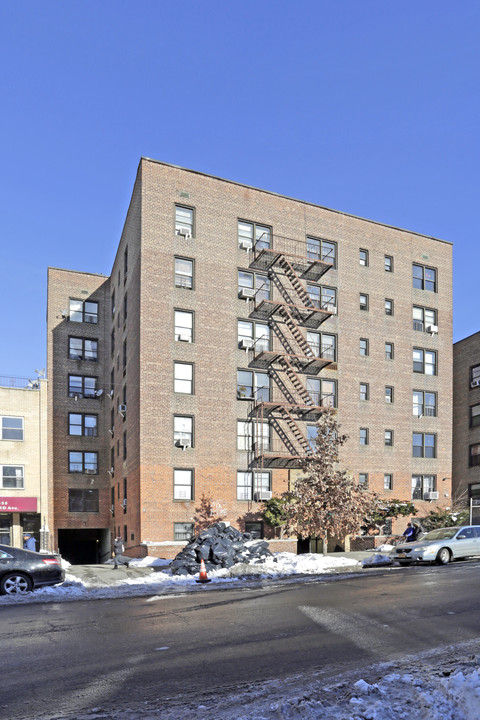 143-45 Sanford Avenue in Flushing, NY - Building Photo