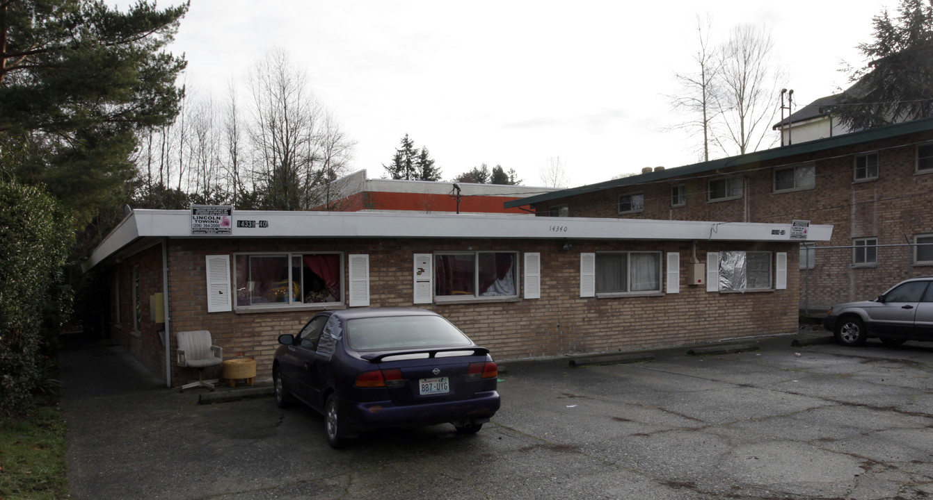 Divine Court in Auburn, WA - Building Photo