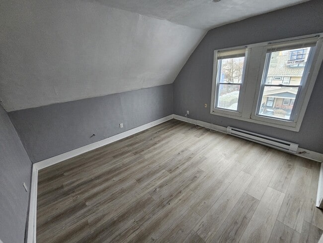 10602 Earle Ave in Cleveland, OH - Building Photo - Building Photo