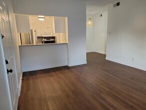 1503 N Garrett Ave in Dallas, TX - Building Photo - Building Photo