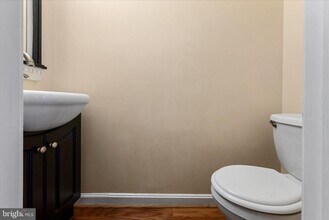 2337 Glade Bank Way in Reston, VA - Building Photo - Building Photo