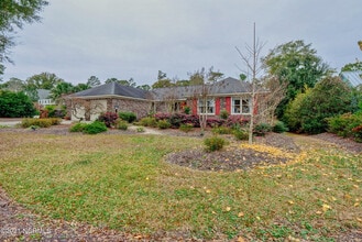 8333 Bald Eagle Ln in Wilmington, NC - Building Photo - Building Photo