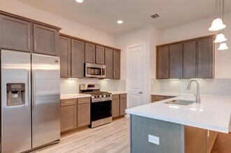 1844 Parana Dr in Houston, TX - Building Photo - Building Photo