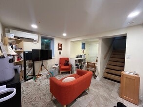 9114 Walden Rd, Unit #1 in Silver Spring, MD - Foto de edificio - Building Photo