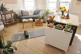 1334 Commonwealth Avenue, Unit 10 in Boston, MA - Foto de edificio - Building Photo