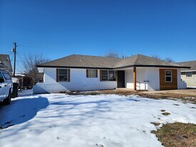 1310 Keystone Ln in Norman, OK - Building Photo