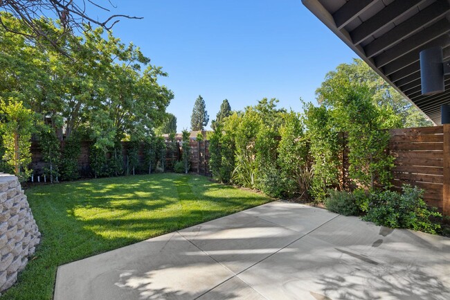 property at 16 W Alamar St