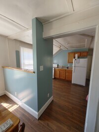 145 N Main St, Unit #2 Upper photo'