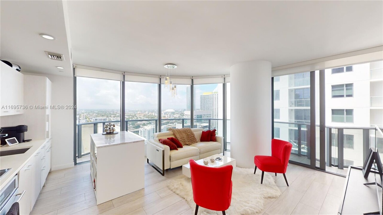 55 SW 9th St, Unit 3108 in Miami, FL - Building Photo