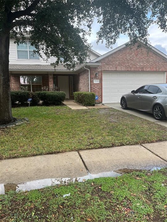 11946 Lucky Meadow Dr in Tomball, TX - Building Photo