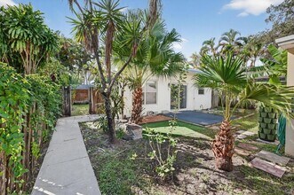 625 NE 10th Ave, Unit 3 in Fort Lauderdale, FL - Building Photo - Building Photo