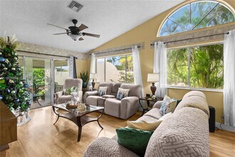 7464 Pinewalk Dr S in Margate, FL - Building Photo - Building Photo