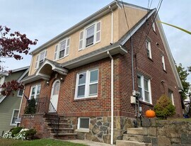 56 Charles St, Unit First floor in Greenwich, CT - Building Photo