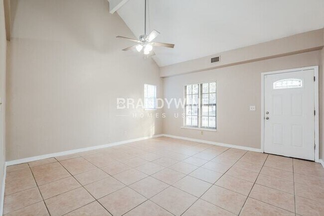 700 E 7th St in Sanford, FL - Foto de edificio - Building Photo