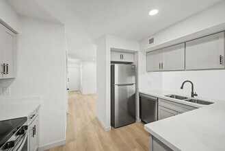 1818 W Village Way in Tempe, AZ - Building Photo - Building Photo