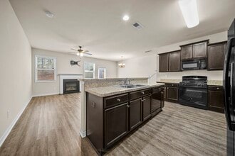 232 Bobbie Way in Woodstock, GA - Building Photo - Building Photo