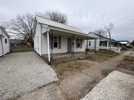 233 Chestnut St in Newcomerstown, OH - Building Photo