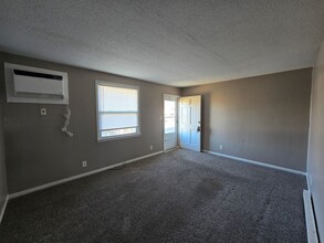 108 Tandy Dr-Unit -767ecd65-4333-11ed-8299-066056562d17 in Clarksville, TN - Foto de edificio - Building Photo