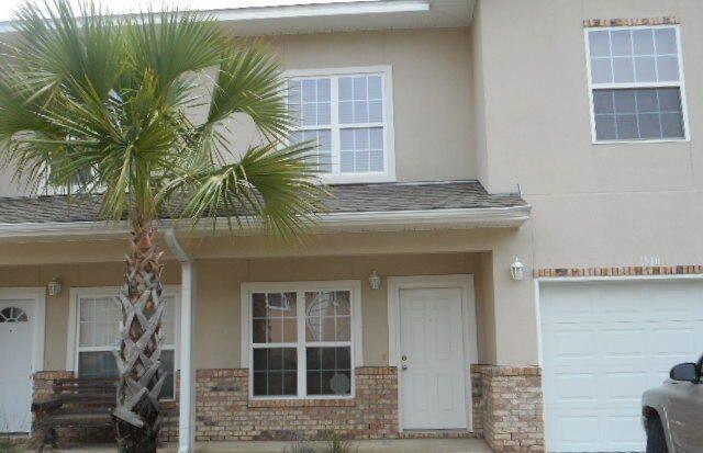 1510 Bentley Cir in Fort Walton Beach, FL - Building Photo