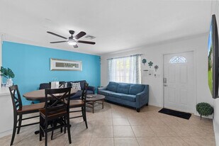311 SW 8th St in Fort Lauderdale, FL - Building Photo