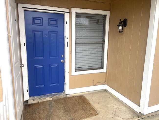 property at 2200 Tabor Ct