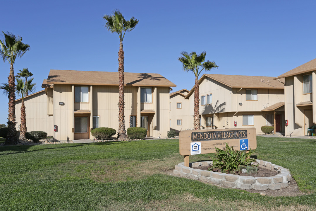 Mendota Village Apartments in Mendota, CA - Building Photo