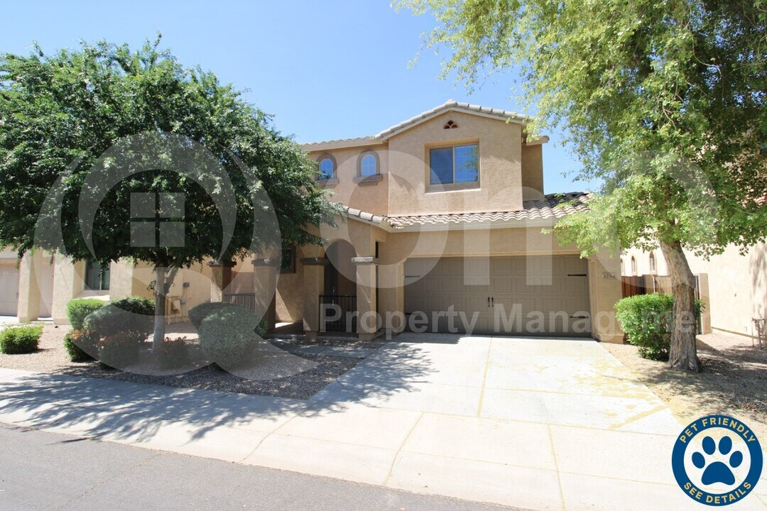 3254 E Sports Dr in Gilbert, AZ - Building Photo
