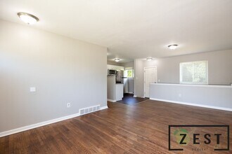 21681 Laurel St in Clinton Township, MI - Building Photo - Building Photo