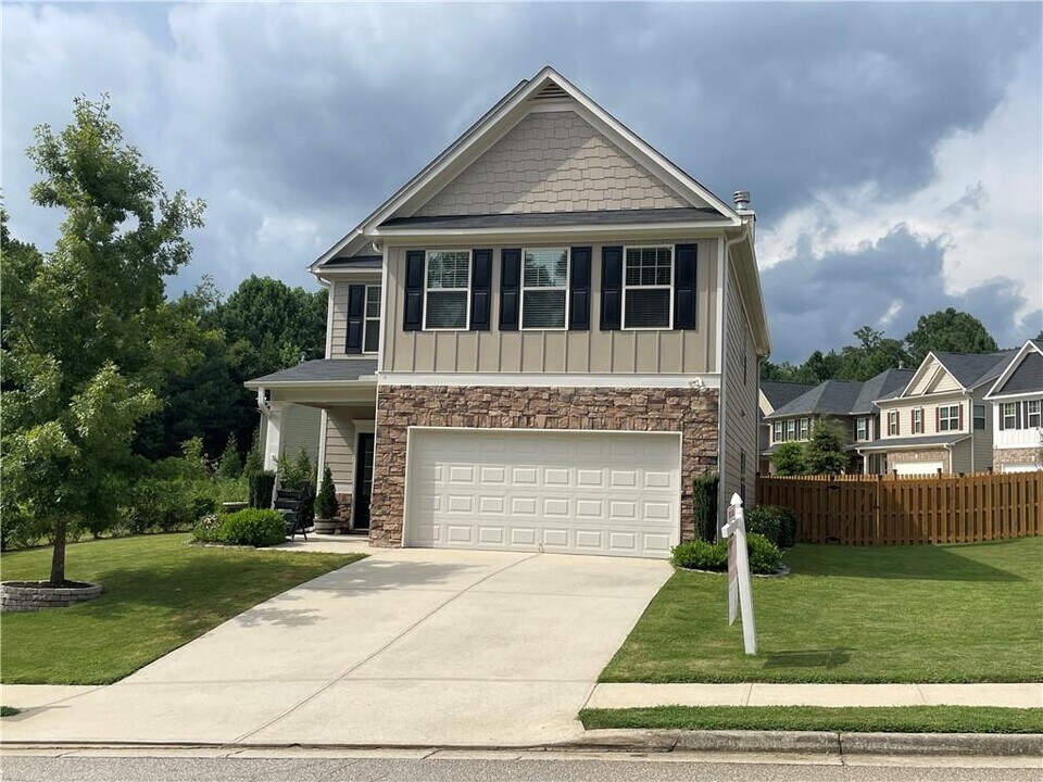 3138 Woodward Down Trail in Buford, GA - Foto de edificio