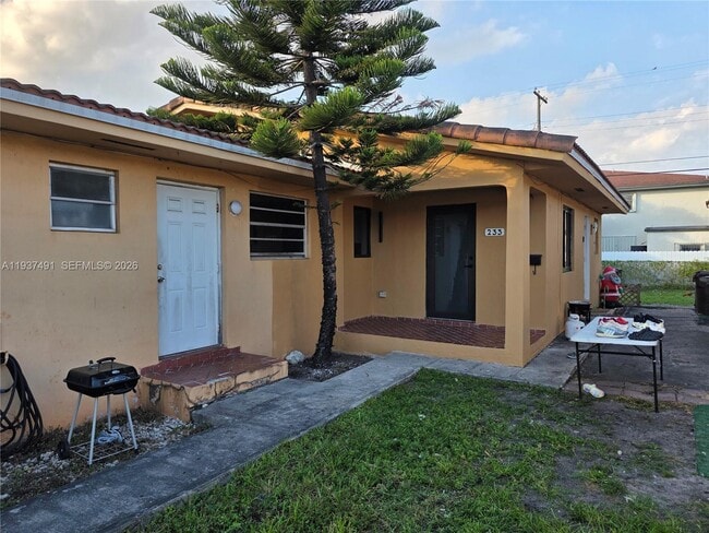 233 E 7th St in Hialeah, FL - Building Photo - Building Photo
