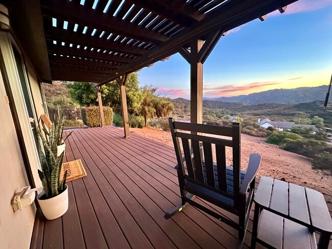 11611 Alps Way in Escondido, CA - Building Photo - Building Photo