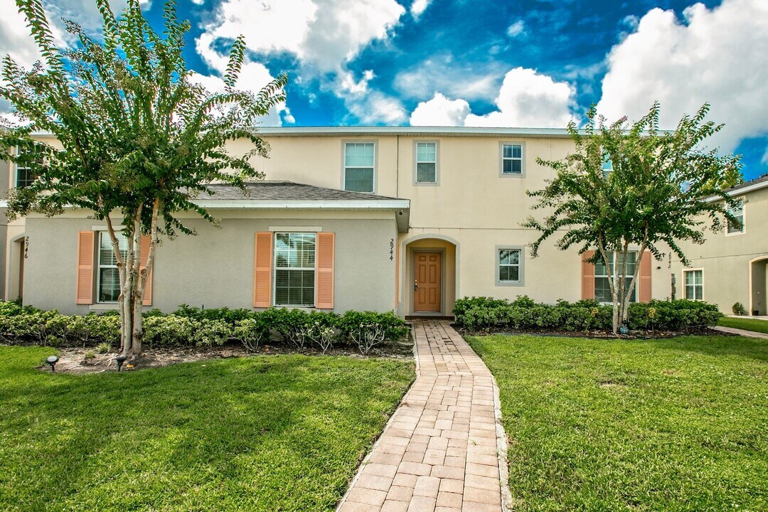 2944 Tanzanite Terrace in Kissimmee, FL - Building Photo