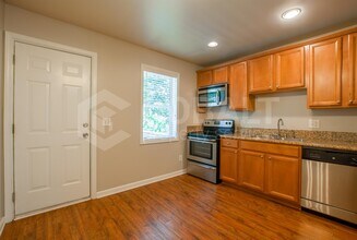 2145 Bolton Rd NW-Unit -C7 in Atlanta, GA - Building Photo - Building Photo