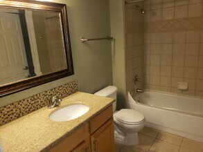 5201 S Fox St, Unit Fox 202 in Littleton, CO - Foto de edificio - Building Photo