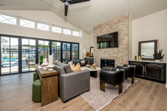 The Rail at 1380 in Zionsville, IN - Foto de edificio - Interior Photo