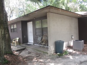 7420 SW 42nd Pl in Gainesville, FL - Foto de edificio - Building Photo