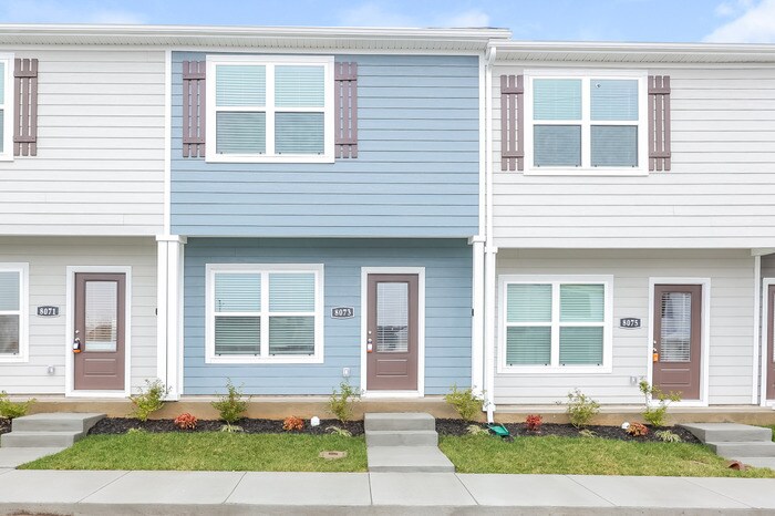 8073 Logan Dr in La Vergne, TN - Building Photo