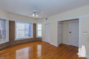 853 W Cornelia Ave in Chicago, IL - Building Photo
