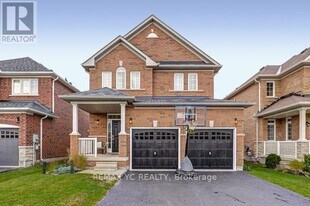 114 Monarchy St in Barrie, ON - Building Photo