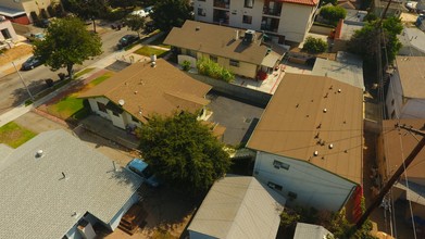 434 W Elk Ave in Glendale, CA - Foto de edificio - Building Photo