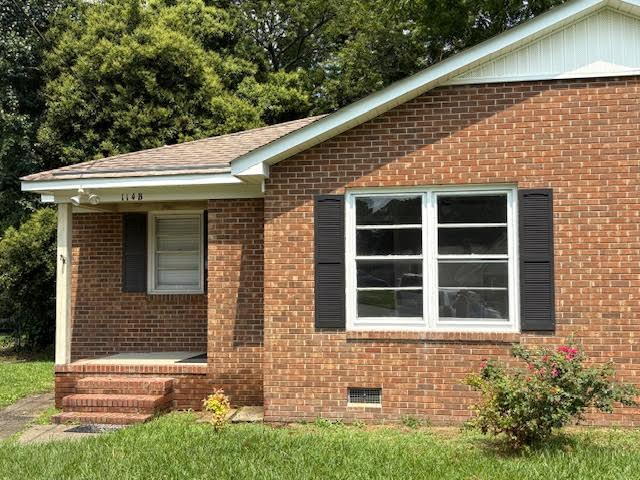 property at 114 N Meade St