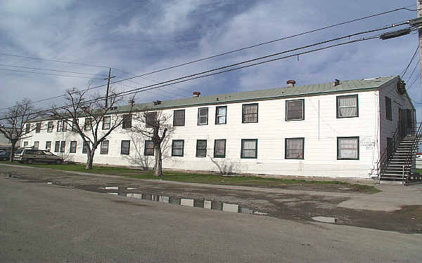 1121 Folsom St in Stockton, CA - Building Photo