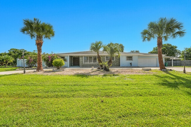 154 SE Naranja Ave